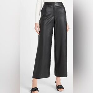New NWOT Express Vegan Leather Wide Leg Culotte Pant Black Size 6